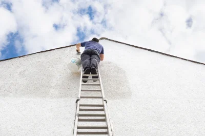 Peinture extérieure à Larche — façades et ravalement